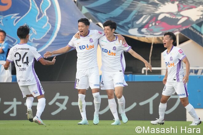 広島の選手として｢初ゴールを決めた｣30歳！手術後の復帰戦で｢ゴールを創出した｣19歳！今シーズン｢最多ゴールで目指す！」超ぶちあつの夏【横浜FCvsサンフレッチェ広島】激闘PHOTOギャラリーの画像003