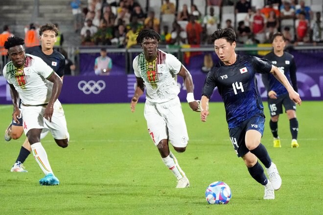 パリオリンピック男子サッカー日本代表「激闘の記録」PHOTOギャラリー25枚　グループリーグ第2戦マリ戦　山本理仁が2試合連続ゴール！PKピンチを守護神・小久保玲央ブライアンが神セーブの画像016