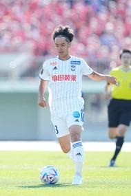 J2水戸ホーリーホックが貫く攻めの姿勢！ 2年連続の筋肉写真集に「6パック脇がやべぇ」「ウチでやったら失神者続出」など驚愕の声の画像