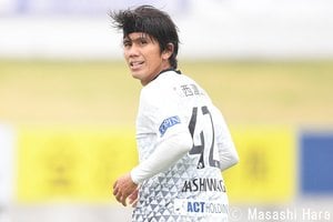 PHOTOギャラリー「ピッチの焦点」【明治安田生命Ｊ３リーグ　第２５節　アスルクラロ沼津ｖｓFC岐阜　２０２１年１０月３１日　１３：０３キックオフ】の画像