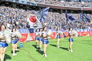 「彼女達も共に戦った！泣けるやん」J1福岡の優勝に立ち会った「チアリーダーの歓喜の姿」が涙を誘う！ 福岡から国立競技場に駆けつけてのうれし涙に、「最高です」の声の画像