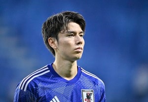 「愛チャンの方が小さい」サッカー日本代表・田中碧と女性アスリートが偶然の出会いも、ファンからは「2人の身長差」に驚きの声上がる！ 接骨院の前での2ショットが話題にの画像
