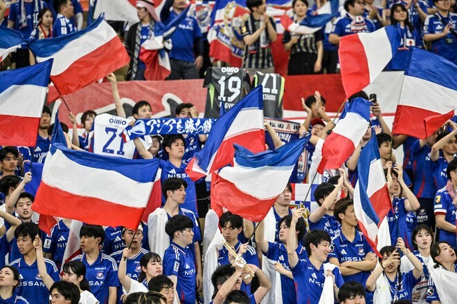 【サポーターアルバム】「横浜F・マリノス―アル・ナスル」サウジアラビア・ジェッダに約700人駆け付け、チームに声援送る！ 現地撮影66枚のサポーターPhotoの画像021