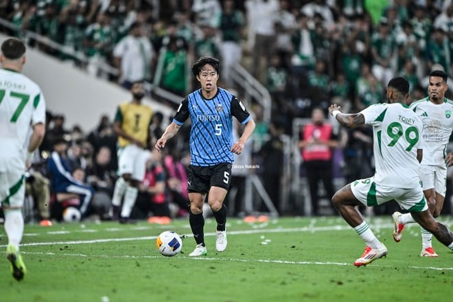 【川崎フロンターレアルバム】ACLE決勝で両SBとして奮闘した佐々木旭の写真40枚！ 試合後に見せた放心状態が表す、すべてを注ぎ込んだ姿「アル・アハリー川崎フロンターレ」の画像020