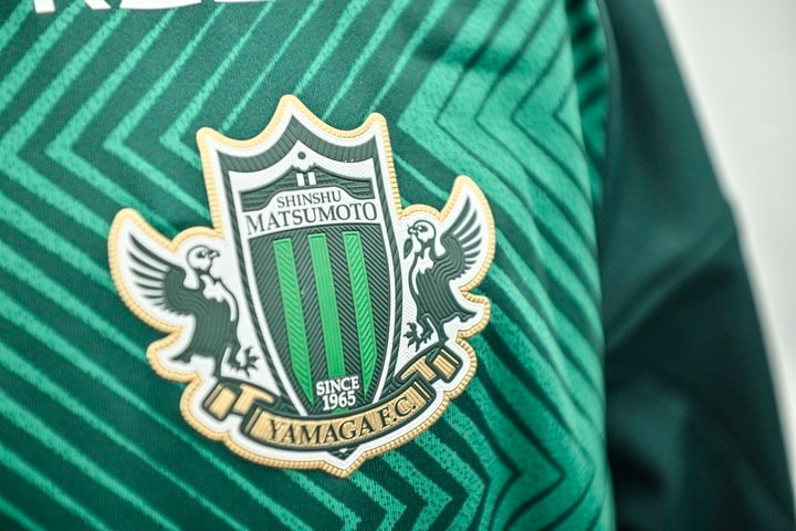 あの“殺気お姉さん”が「表情の振り幅が凄い」1年越しの大歓喜！ 松本山雅の怒り心頭0-5から伏線回収5-0現地ショットに「551がある時！551がない時！を思い出した」