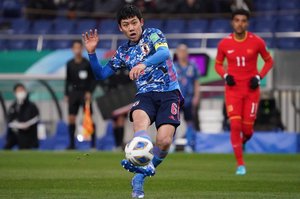 大住良之の「この世界のコーナーエリアから」第82回「サッカー日本代表の“聖地”埼玉スタジアム・北側ゴールの呪術」(3)奇妙に映った「日本代表キャプテン」遠藤航の選択の画像