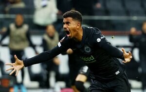 サッカー日本代表復活を狙うフランクフルト鎌田大地が「対バルセロナ戦」スタメン出場！同僚の20歳MFが決めた超絶ミドル先制弾が凄すぎる!!【ヨーロッパリーグ準々決勝フランクフルト対バルセロナ】【動画】の画像