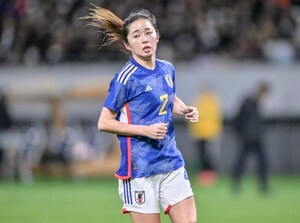 「なんなのこの股抜きｗ」なでしこ清水梨紗が見せた「股抜きアシスト」が大絶賛！“ダイレクト美技”に「この舞台のこのタイミングでの股抜きはさすがに凄すぎ」の声の画像