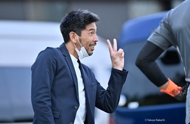画像・写真：サッカー日本代表の練習に「意外な訪問者」！突如出現した