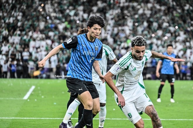 【川崎フロンターレアルバム】ACLE決勝での高井幸大の写真41枚！ フル出場も敗れ、試合後には涙を見るなど悔しさを露わに「アル・アハリー川崎フロンターレ」の画像039