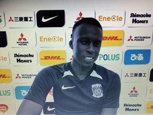 【浦和レッズ・公開練習リポート】負傷のトーマス・デンがチームに完全合流!!「チームに相乗効果を起こしたい」(2)の画像