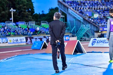 画像 写真 湘南 川崎で珍事 村井満チェアマンがカメラマンとして川崎を撮影していた Jリーグ 国内 批評 サッカー批評web