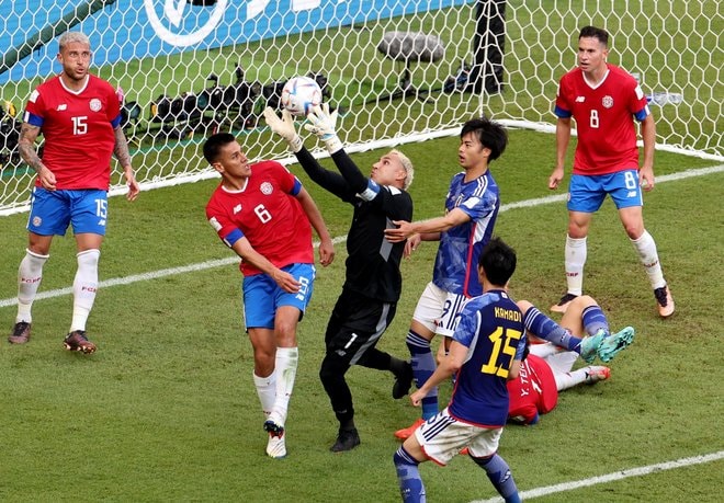 「スペインはどうやって7点も取ったんだよ」サッカー日本代表による終盤の決定機を防いだコスタリカ代表GKケイラー・ナバスに、日本サポーターは「異次元」と脱帽! の画像