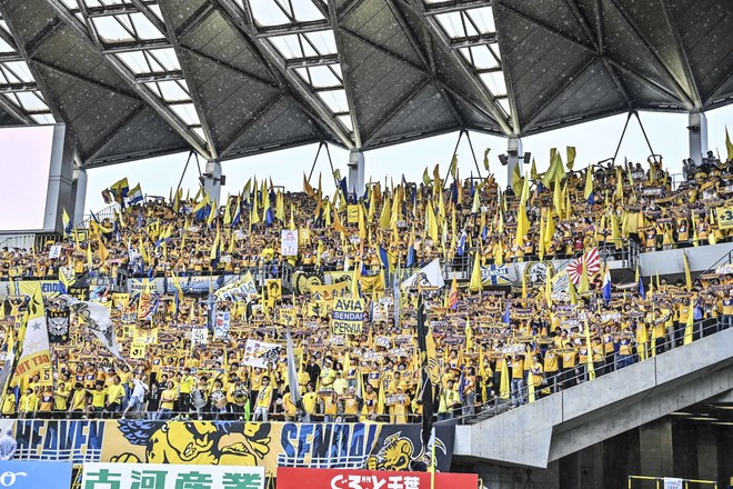 【仙台サポーターアルバム(2)】雨の試合に2000人！ 現地撮影した「ベガルタ仙台のサポーター写真99枚」！「ジェフユナイテッド千葉ーベガルタ仙台」の画像033