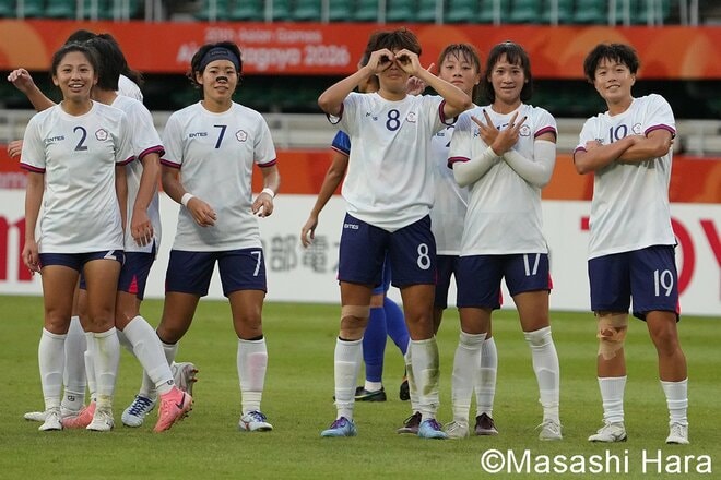 なでしこが2戦連続の8得点！ 攻撃をリードして得点も決めた塩越柚歩が笑顔で仲間を祝福！背番号10もゴールに歓喜！ 最終戦の相手にいる日本からの帰化選手3人もチェック！【日本女子代表vsベトナム女子代表】激闘PHOTOギャラリーの画像010