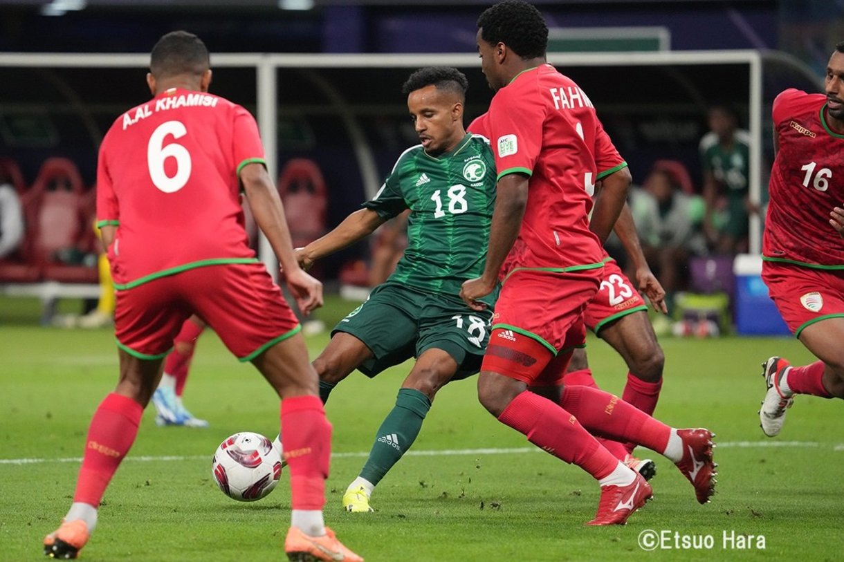 画像・写真：マンチーニ監督率いるサウジアラビア代表は劇的な逆転弾でアジアカップ初陣を飾った【サウジアラビア代表vsオマーン代表】原悦生