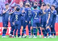 「ラズベリーソースのアイスクリーム」セリエＡフィオレンティーナが発表した「ラズベリーアイス」ユニフォームにファン驚き！「美しい」「パンツまでは、ちょっとやりすぎ」などさまざまな声が広がるの画像