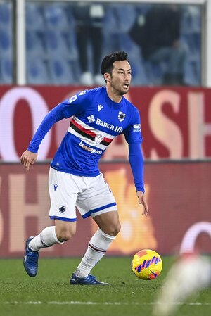 吉田麻也が｢圧巻のアシスト｣!!一矢報いるゴールを超ロングフィードでお膳立て!!サッカー日本代表主将が「9試合ぶりのスタメン復帰」で魅せた｢今季3アシスト目｣とは?【動画】の画像