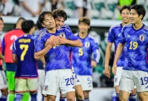 「良い笑顔と良い写真」25歳の人気モデルがドイツでの「日本代表の応援姿」公開！「現地観戦凄いね」「今回の勝利の女神」の声が出た観戦ショットの画像