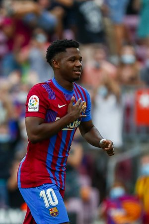 バルセロナがアンス・ファティとの契約延長を正式発表！｢スペイン代表の至宝」との契約年数と驚愕すぎる｢契約解除金｣は?の画像