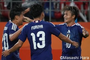 ｢さすがミライモンスター｣U-21日本代表の背番号10が3戦3発で話題騒然！ ダメ押しの“キックフェイント→左足”の鮮やかゴールに｢切り返しめちゃくちゃ深いし本当に上手い｣｢まさに久継くんって感じ｣の画像