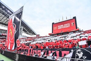 【浦和レッズ】サポーターが「声ではなく指」で勝ち点3要求! モーベルグのゴラッソで京都に追いつき、「今季11度目」のドロー決着【動画】の画像