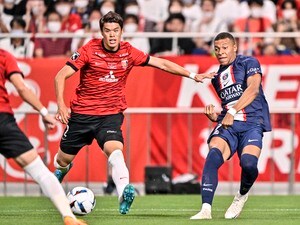 【浦和レッズ】得意のビルドアップはリーグ・アン王者のパリ・サンジェルマン相手に通用せず。「元サッカー日本代表・酒井宏樹も認める」世界との差をどこまで縮められるかの画像