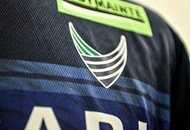 「原点回帰いいね」J1湘南の新ユニフォームで「奇抜なデザイン」以上に注目集まる胸部分!「おかえりなさい!!!」「激アツ過ぎる」などの声の画像