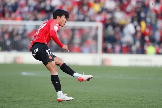 サッカー日本代表・久保建英「素晴らしいゴール」と自身の2022年初得点の芸術的FKを振り返る！ルイス・ガルシア監督も言及の画像