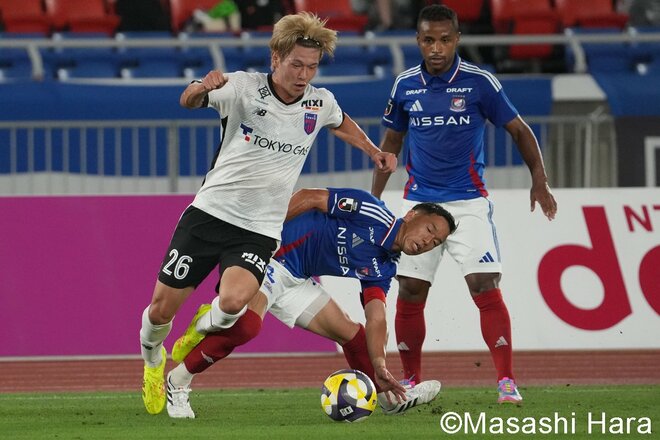 新戦力と佐藤恵允ら前線2人が｢良好な関係｣のFC東京、新監督の下で｢残留を目指す｣横浜FMに完勝、キャプテンは｢試合後のチャント｣に涙した【横浜F･マリノスvsFC東京】激闘PHOTOギャラリーの画像002