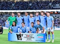 ｢ん...馬？｣｢めっちゃかっこいいやん！｣マンチェスター・シティが干支モチーフ午年限定“火の馬”ユニフォーム発表！｢めっちゃ良くね？｣｢結構好き、いや凄く好き｣