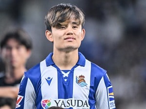 「タケがでけえ」「じわじわくる」ソシエダ久保建英の“フル装備”での大晦日『ドラえもん』出演シーンにファン騒然！「ストリートサッカーしてるタケは草」などの声の画像