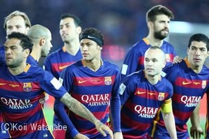 イングランド2部チームに生まれた「絶頂時バルセロナ級」のビューティフルゴール！ 自陣から1タッチパスの連続に、ライバルクラブのファンも「脱帽」宣言の画像