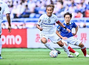 FW宇佐美貴史の勝利のガンバクラップにガンバ大阪サポーターが「いやー堪らん」「爽快でしたね」と歓喜する！ 横浜F・マリノスの優勝阻む日産スタジアムでの完封勝利でチームが見せた一体感！の画像