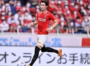 「デ・ブライネかと思った」浦和レッズDF岩波拓也が”ブレ球30mロングシュート”をお見舞い! ファンからは驚嘆の声挙がるの画像