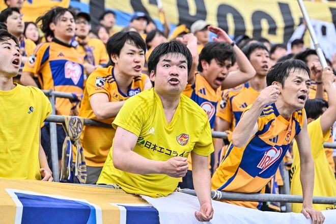 【サポーターアルバム】敵地で完敗も、試合後に大きな声で鼓舞したベガルタ仙台のサポーター写真63枚！ 人数＆声量で圧巻！！「ＲＢ大宮アルディージャーベガルタ仙台」の画像058