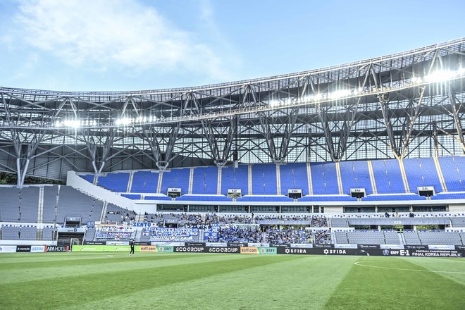 【サポーターアルバム】サッカー日本代表の中国戦完封勝利を支えたサポーター写真63枚！ 韓国・龍仁に駆け付けた現地観客席ショット「日本代表ー中国代表」の画像059