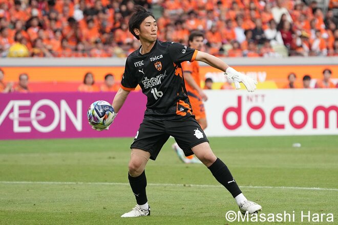 5万超が沸いた“オレンジvs青黒”の国立決戦！G大阪がギラギラFW南野遥海の2発で清水に逆転勝ち！百年構想リーグ最多動員試合を現地撮影【清水エスパルスvsガンバ大阪】激闘PHOTOギャラリーの画像003