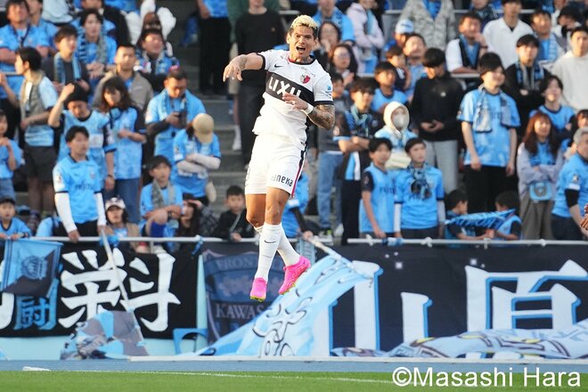 “王者”鹿島の貫禄2発！ 耐えた前半から“10分間の転調”鈴木優磨＆レオ・セアラ弾で敵地・川崎での完封勝ち！今季8勝目で90分無敗継続！ 明暗分けた鬼木達、長谷部茂利の両指揮官【川崎フロンターレvs鹿島アントラーズ】激闘PHOTOギャラリーの画像005