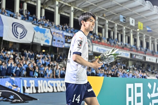 【サポーターアルバム】水曜開催の横浜FC戦に2万人が駆け付けた川崎フロンターレのサポーター写真47枚！ 勝利後の笑顔ショット「川崎フロンターレー横浜FC」の画像003