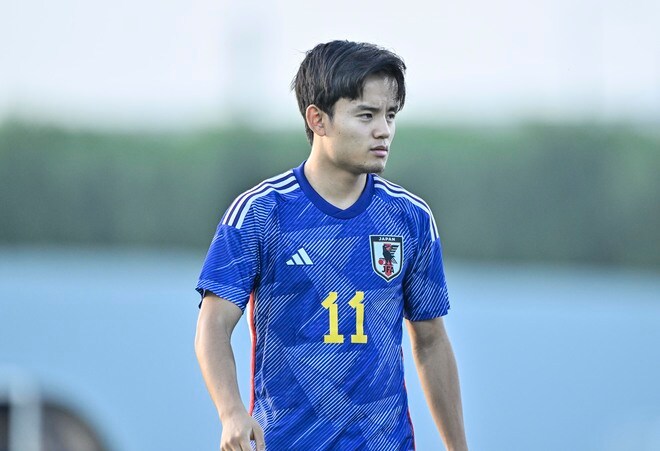 「なんでその股抜きに反応できるんよ」と13万回再生! サッカー日本代表・久保建英がレアル・マドリード戦で見せた「惜しすぎる股抜き左足シュート映像」に悔しがる日本人ファン続出! 2位の古巣相手に見せつけた、技術&センスが凝縮された場面の画像