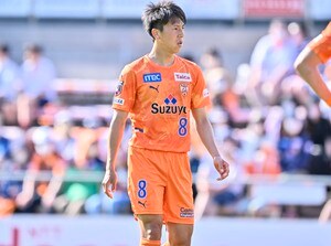 「まじで楽しそうw」元清水・松岡大起のブラジルクラブ練習映像に、「すげぇ馴染んでるw」の声！ 陽気なチームメイトと楽しむ姿にファン安堵の画像