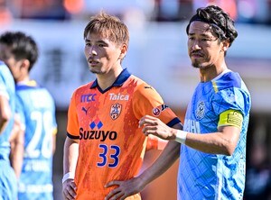 「清水の漢字コレオ本当に素晴らしい」静岡ダービーで清水と磐田がバチバチの「コレオ対決」！「めっちゃ綺麗だった!!」「陰影？まで付けてる」と絶賛の声続々の画像
