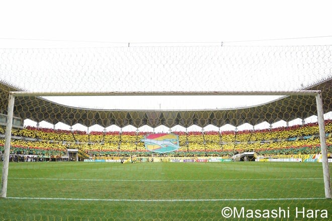 笑顔、笑顔のフクアリを激写！新たな歴史の幕開けを感じさせる17歳＆37歳のツーショット！17年ぶりのJ1復帰に沸いた歓喜の昇格プレーオフ決勝を振り返る【ジェフユナイテッド千葉vs徳島ヴォルティス】激闘PHOTOギャラリーの画像001