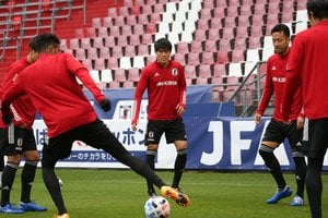 直前!日本代表戦(1)CB冨安健洋「目の前を全力で」“世界の評価”と“福岡への愛”の画像