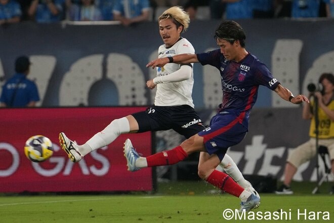 守護神のラストマッチ、｢ゴール裏のサポーター目がけて蹴れば入ると思った｣横浜FC櫻川ソロモンに先制点を許した元日本代表38歳が劇的な逆転弾【FC東京VS横浜FC】激闘PHOTOギャラリーの画像005