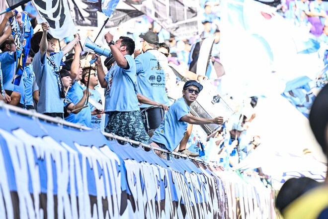 【サポーターアルバム】800km離れた広島に駆けつけ勝利をもたらした川崎フロンターレのサポーター写真71枚！「サンフレッチェ広島ー川崎フロンターレ」の画像039