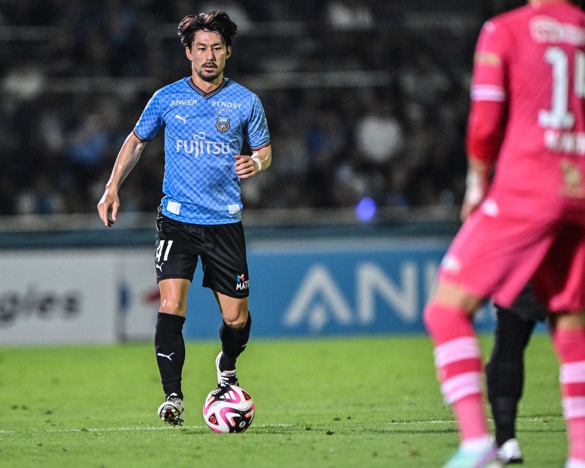 川崎フロンターレ　家長昭博　等身大タペストリー(ハーフ) 川崎フロンターレ 家長昭博 等身大タペストリー(ハーフ) 川崎