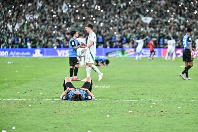 【川崎フロンターレアルバム】ACLE決勝で両SBとして奮闘した佐々木旭の写真40枚！ 試合後に見せた放心状態が表す、すべてを注ぎ込んだ姿「アル・アハリー川崎フロンターレ」の画像040