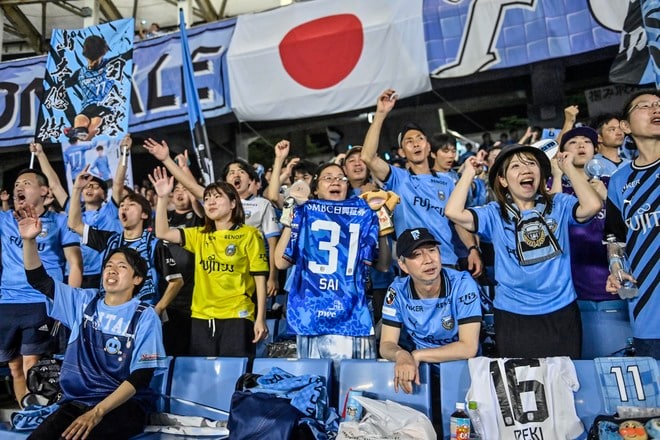 【サポーターアルバム】水曜開催の横浜FC戦に2万人が駆け付けた川崎フロンターレのサポーター写真47枚！ 勝利後の笑顔ショット「川崎フロンターレー横浜FC」の画像015